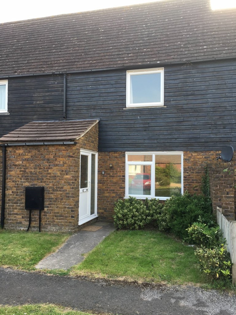 83 Winterbourne Front